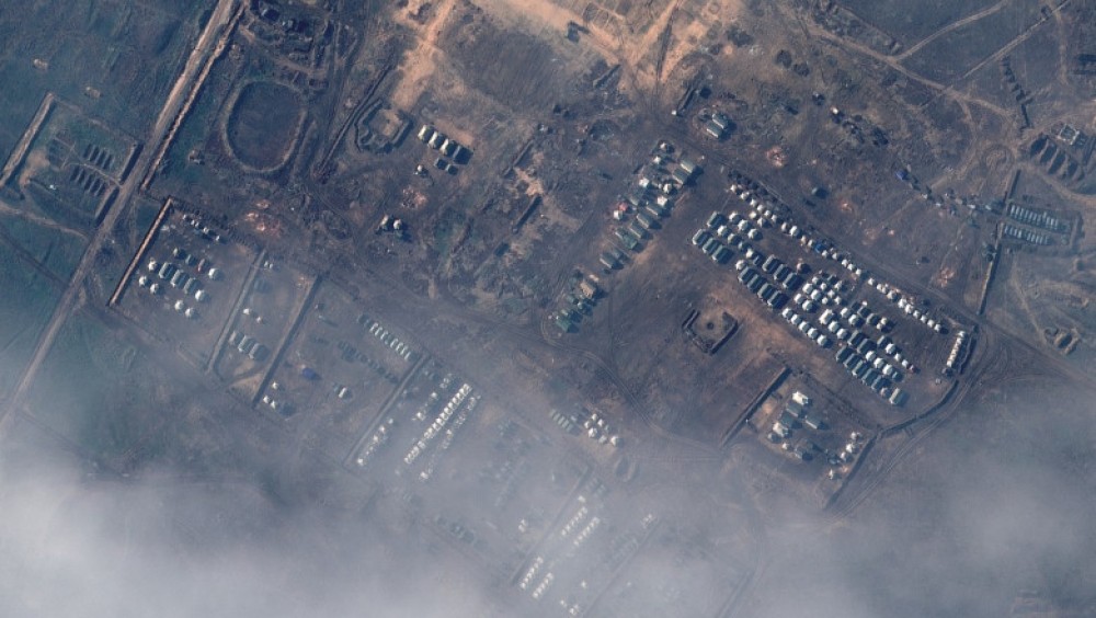 FOTO // Noi imagini din satelit arată că Rusia continuă să-și consolideze forțele în Crimeea și în apropiere de granița cu Ucraina